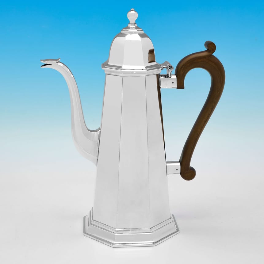 Britannia Standard Silver Coffee Pot - Garrard & Co. Hallmarked In 1977 London - Elizabeth II - Image 5