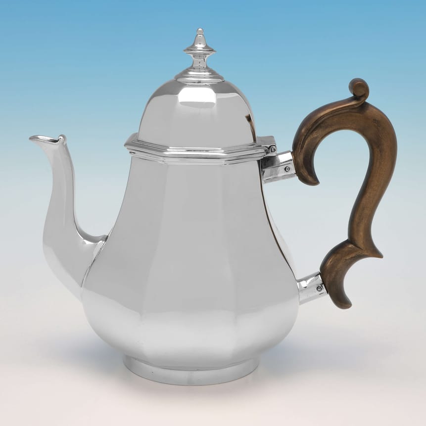 Antique Sterling Silver Teapot - Garrard & Co. Hallmarked In 1911 London - George V - Image 1