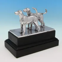 Sterling Silver Model of a Pair of Dogs with Military Interest - Blackmore & Fletcher Ltd., hallmarked in 1929 London - George V - Thumbnail 3