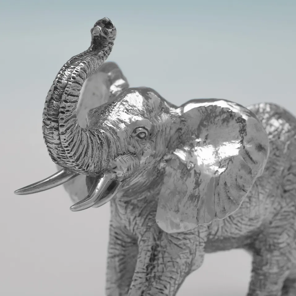 Sterling Silver Elephant Model - hallmarked in 1994 London - Elizabeth II - Image 3