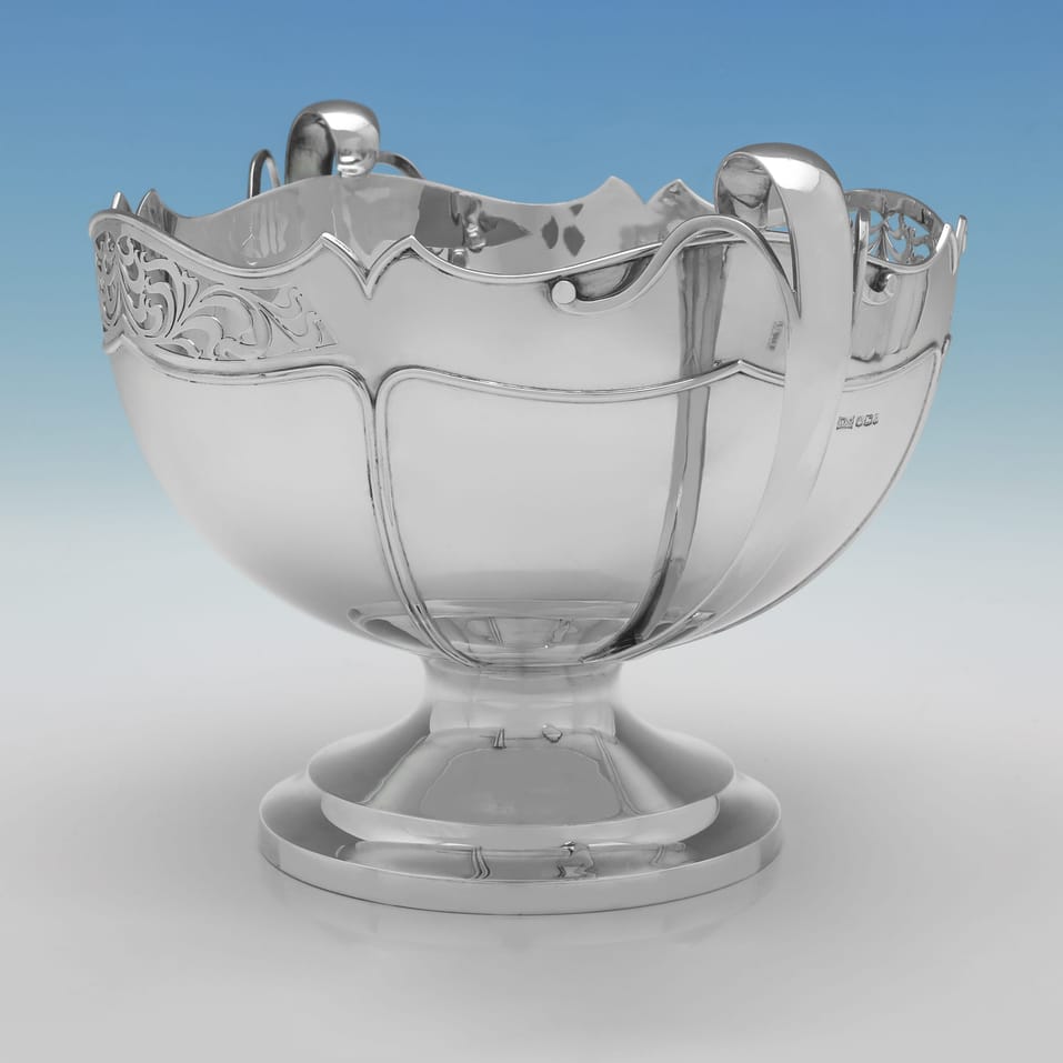 Sterling Silver Bowl - Walker & Hall, hallmarked in 1927 Sheffield - George V - Image 2