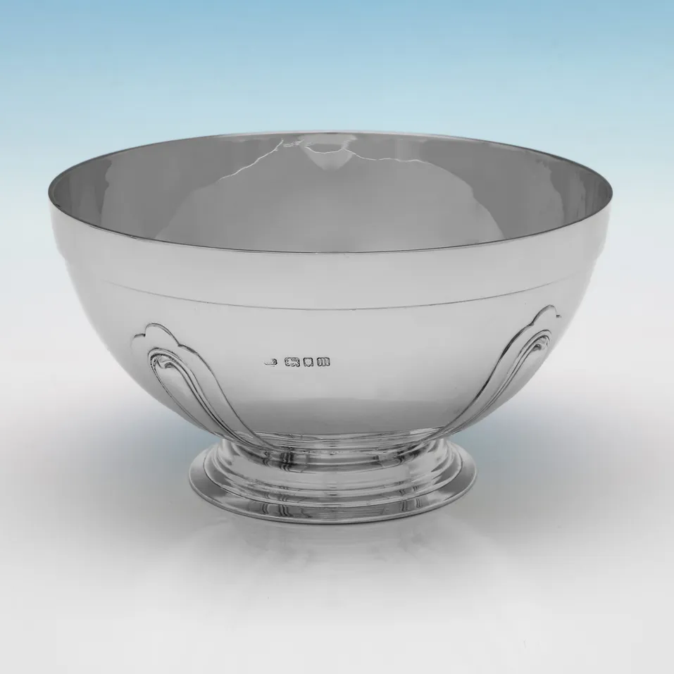 Sterling Silver Bowl - Charles Edwards, hallmarked in 1927 London - George V