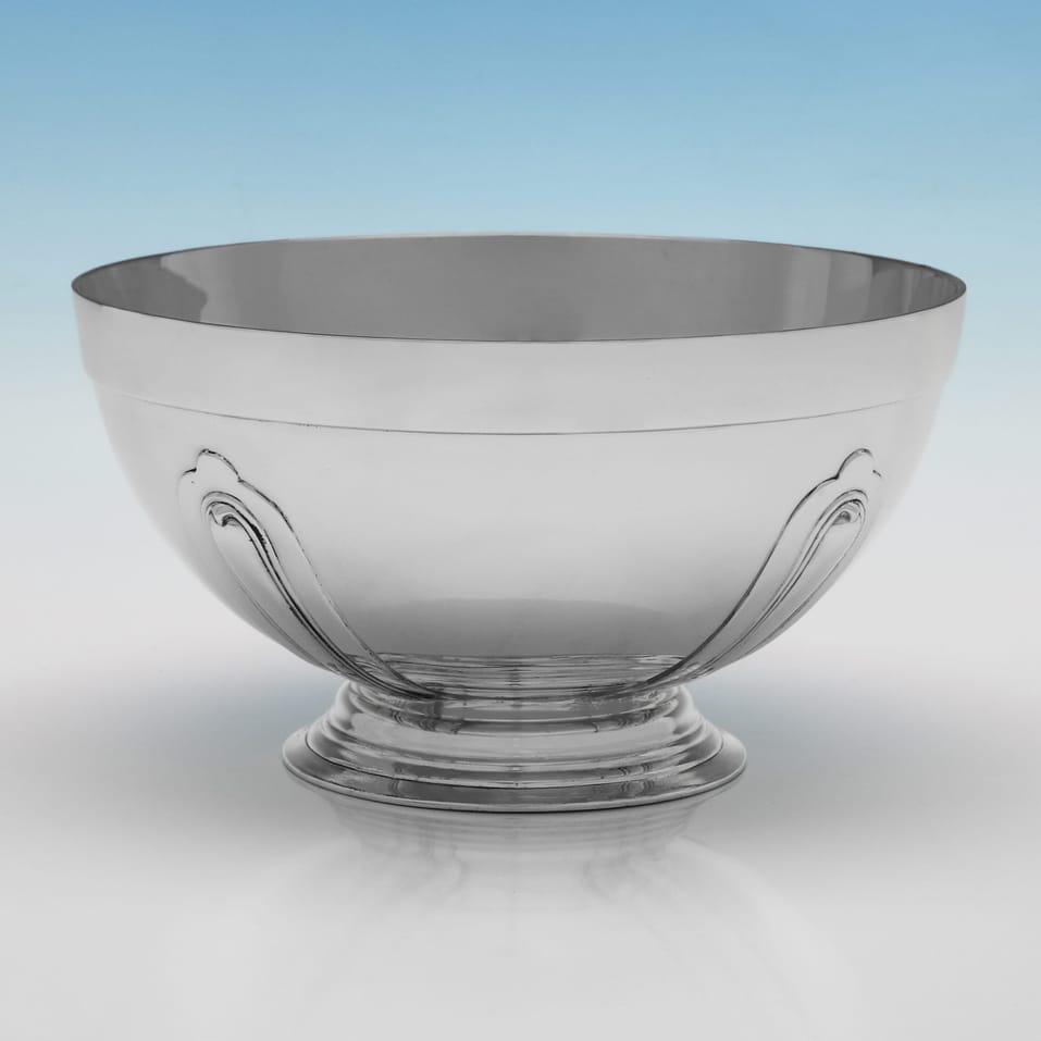 Sterling Silver Bowl - Charles Edwards, hallmarked in 1927 London - George V - Image 2