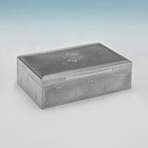 Antique Sterling Silver Box - Finnigans Ltd., hallmarked in 1913 London - George V - Thumbnail 1