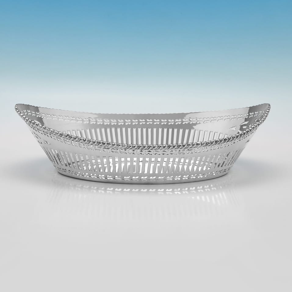 Antique Sterling Silver Bread Dish - Barker Brothers Ltd., hallmarked in 1916 Chester - George V