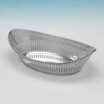 Antique Sterling Silver Bread Dish - Barker Brothers Ltd., hallmarked in 1916 Chester - George V - Thumbnail 3