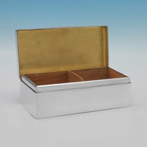 Antique Sterling Silver Cigarette Box - Cohen & Charles, hallmarked in 1922 Chester - George V - Thumbnail 2