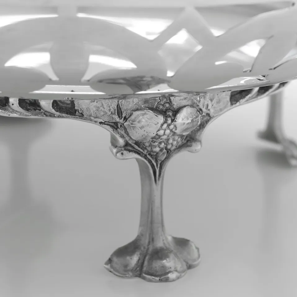 Antique Sterling Silver Dish - Walker & Hall, hallmarked in 1911 Sheffield - George V - Image 4