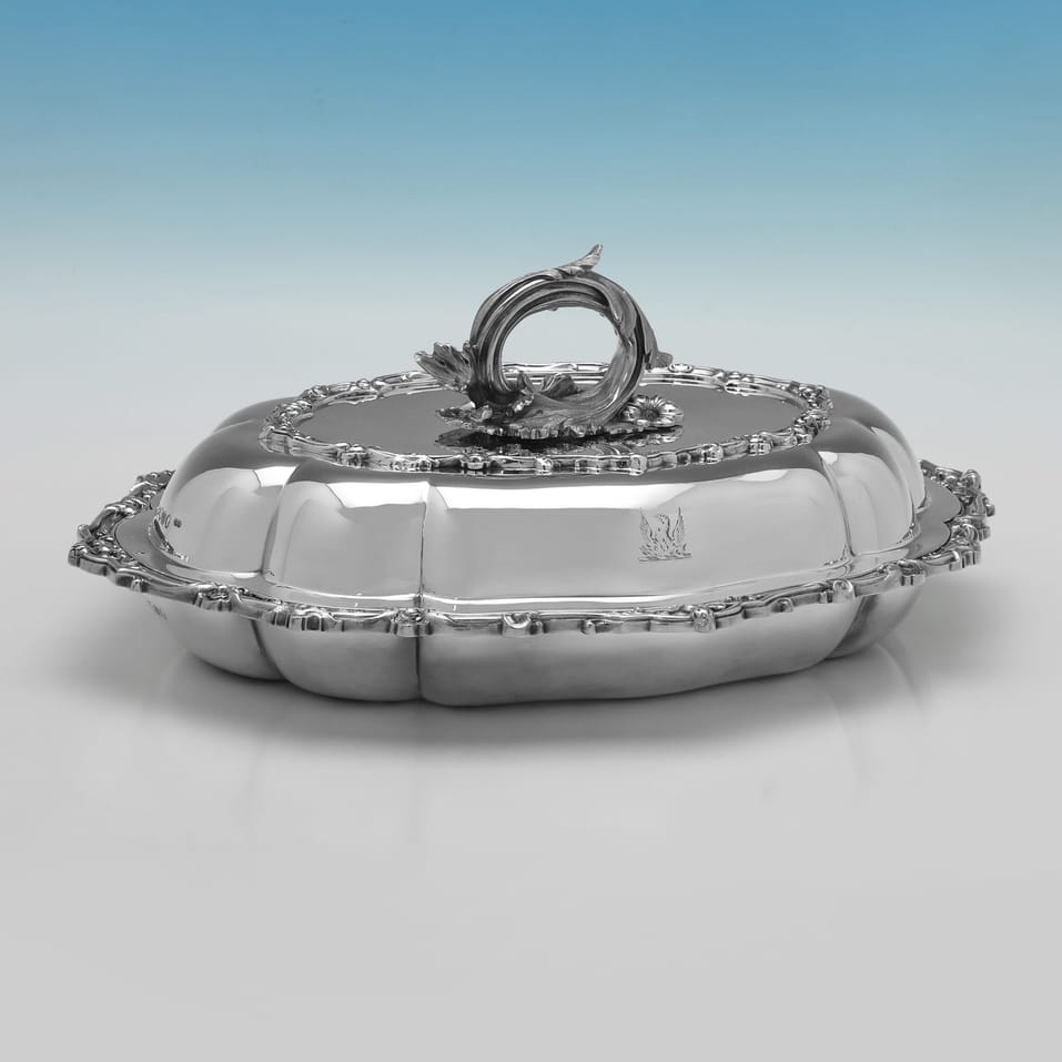 Antique Sterling Silver Pair of Entree Dishes - Edward Ker Reid, hallmarked in 1885 London - Victorian - Image 2