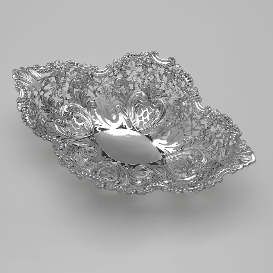 Antique Sterling Silver Epergne & Dish Suite - James Dixon & Sons, hallmarked in 1900 Sheffield - Victorian - Image 7