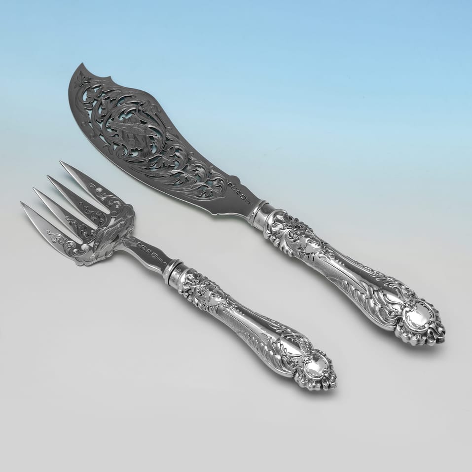 Antique Sterling Silver Pair of Fish Servers - Harrison Brothers & Howson, hallmarked in 1856 Sheffield - Victorian - Image 2