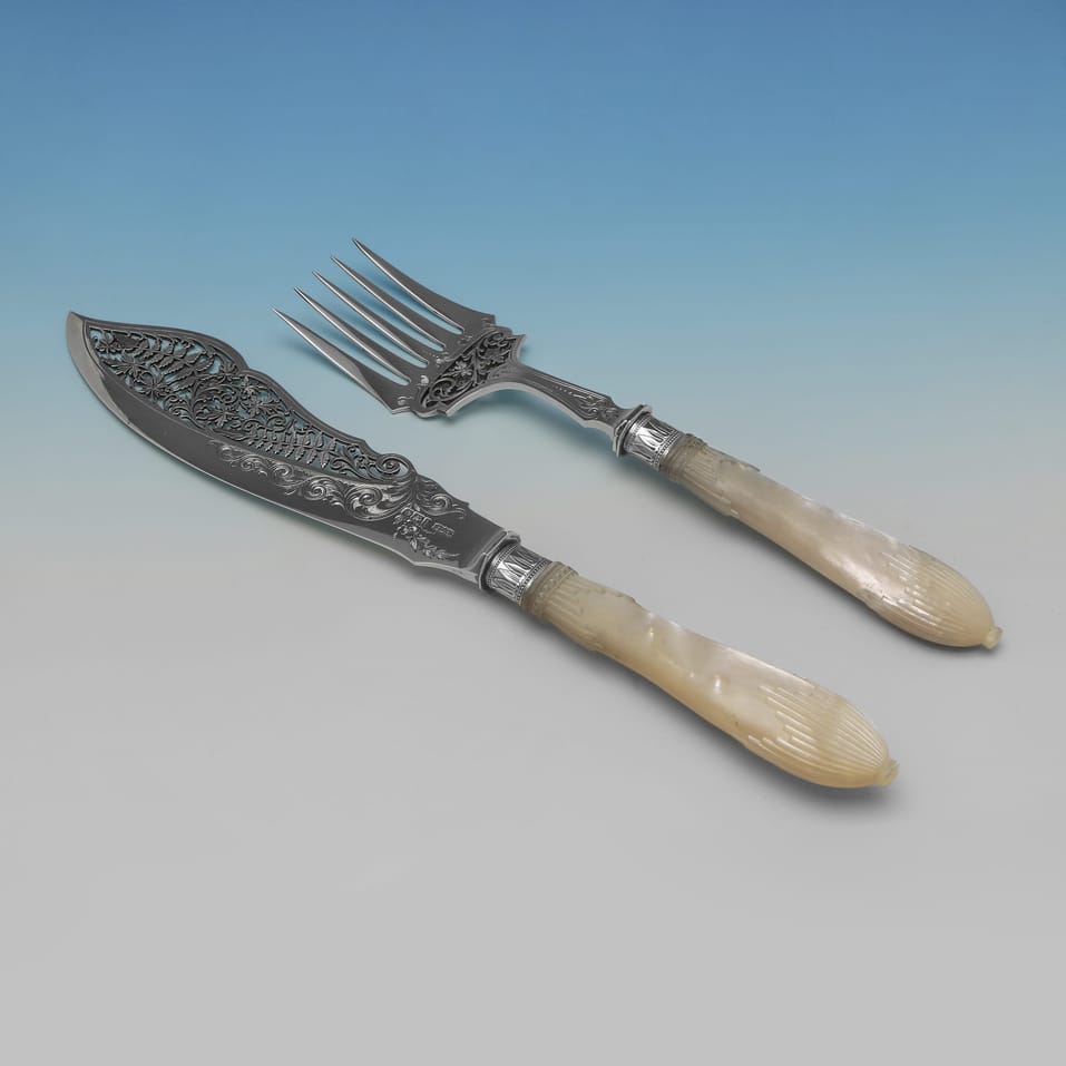 Antique Sterling Silver & Mother of Pearl Pair of Fish Servers - James Dixon & Sons, hallmarked in 1901 Sheffield - Edwardian - Image 2