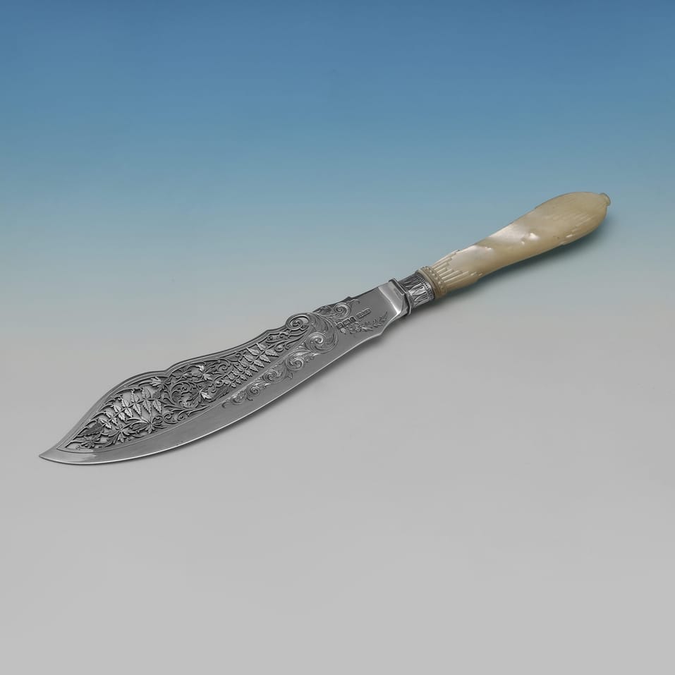 Antique Sterling Silver & Mother of Pearl Pair of Fish Servers - James Dixon & Sons, hallmarked in 1901 Sheffield - Edwardian - Image 3