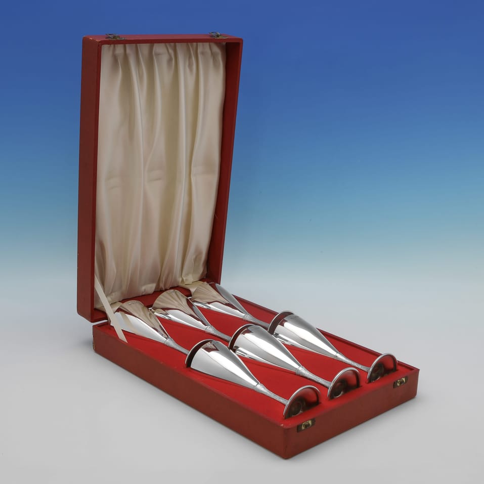 Sterling Silver Set of 6 Goblets - hallmarked in 1975 Sheffield - Elizabeth II