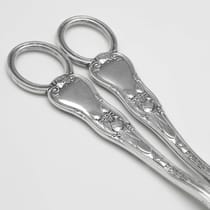 Antique Sterling Silver Pair of Bacchanalian Grape shears - Henry John Lias & Son, hallmarked in 1874 London - Victorian - Thumbnail 4