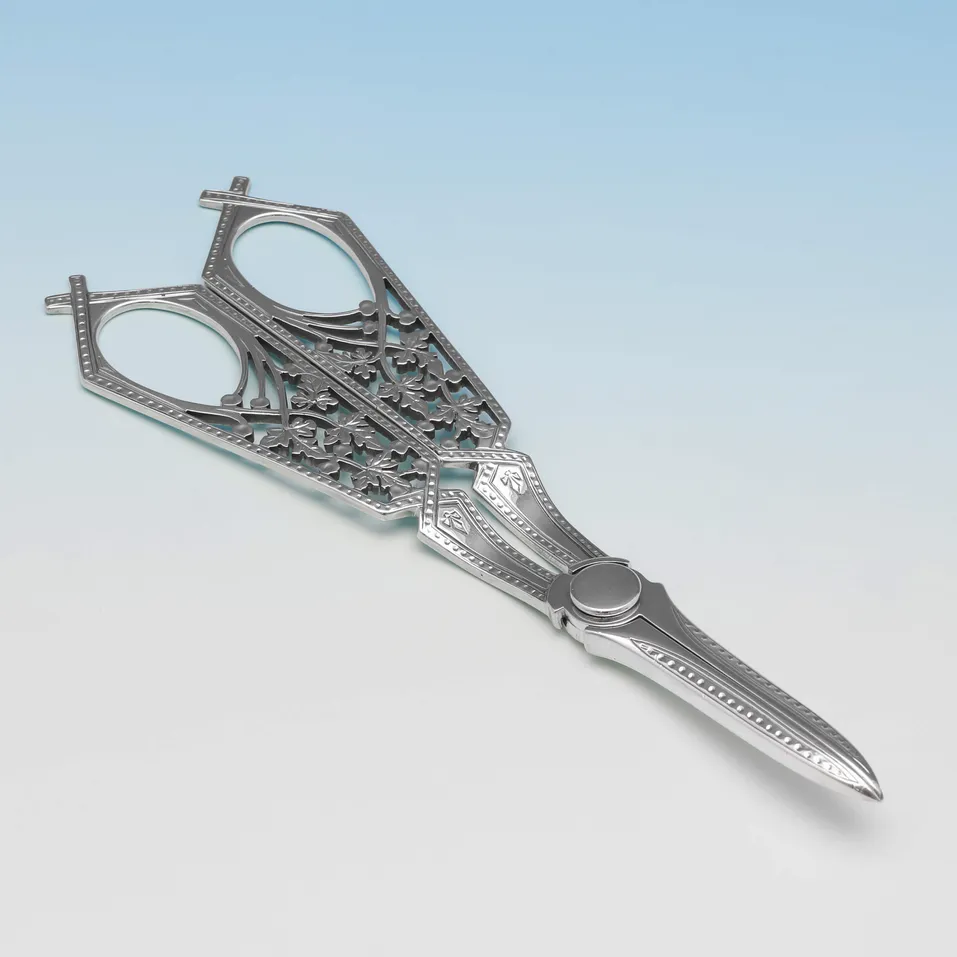 Antique Sterling Silver Pair of Aesthetic Period Grape Shears - Francis Higgins, hallmarked in 1893 London - Victorian - Image 1