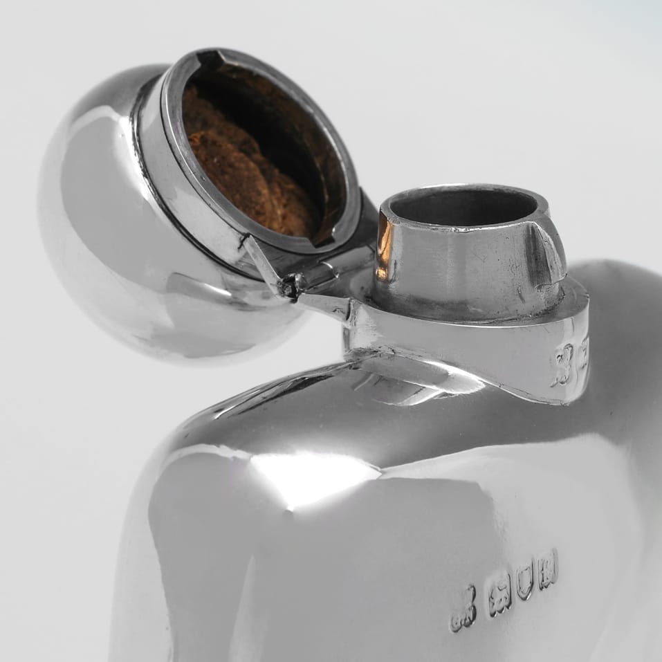 Antique Sterling Silver Hip Flask - William & George Neal, hallmarked in 1901 London - Edwardian - Image 7