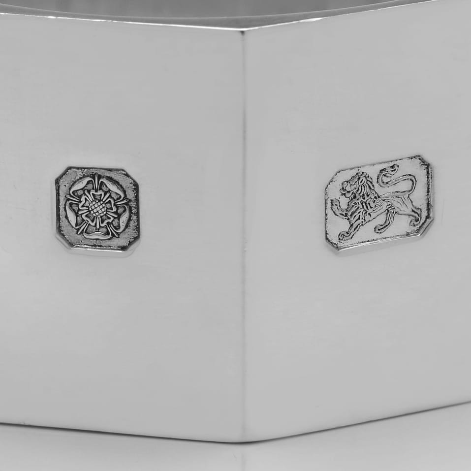 Sterling Silver Set of 12 Napkin Rings - C. J. Vander, hallmarked in 1999 Sheffield - Elizabeth II - Image 8