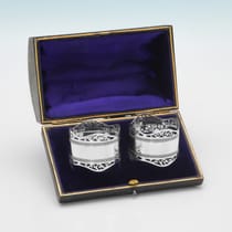 Antique Sterling Silver Pair of Napkin Rings - Roberts & Belk, hallmarked in 1903 Sheffield - Edwardian - Thumbnail 1