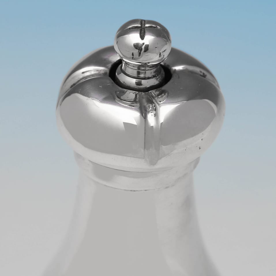 Antique Sterling Silver Novelty 'Champagne Bottle' Pepper Grinder - J. H. Middelton, hallmarked in 1886 London - Victorian - Image 3