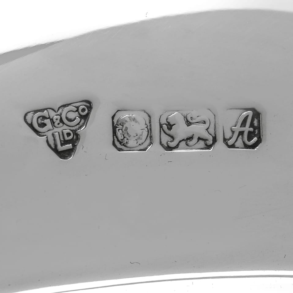 Sterling Silver Set of Dinner Plates & Side Plates - Garrard & Co. Ltd, hallmarked in 1975 Sheffield - Elizabeth II - Image 8