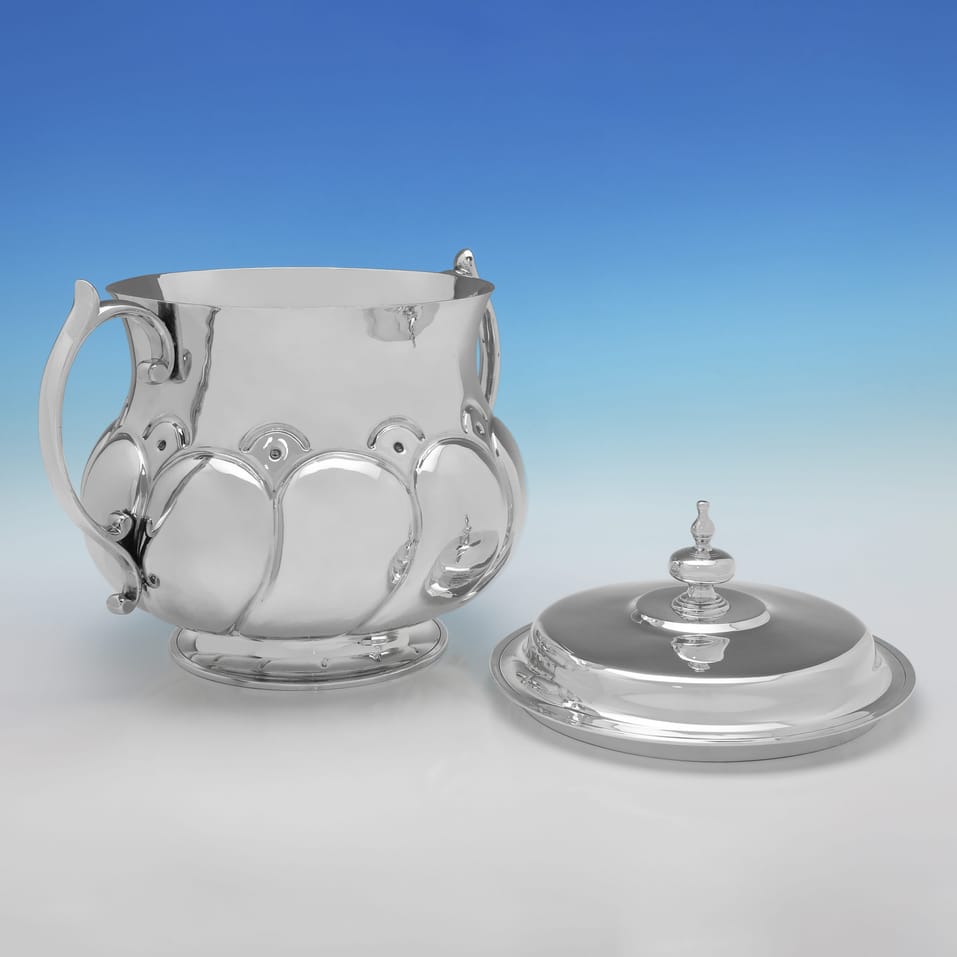 Antique Sterling Silver Oversized Porringer - William Comyns, hallmarked in 1912 London - George V - Image 2