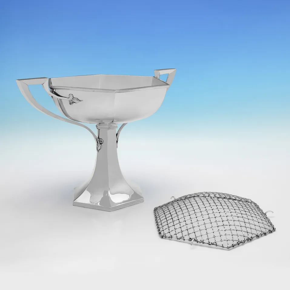 Antique Sterling Silver Rose Bowl - Walker & Hall, hallmarked in 1913 Sheffield - George V - Image 3