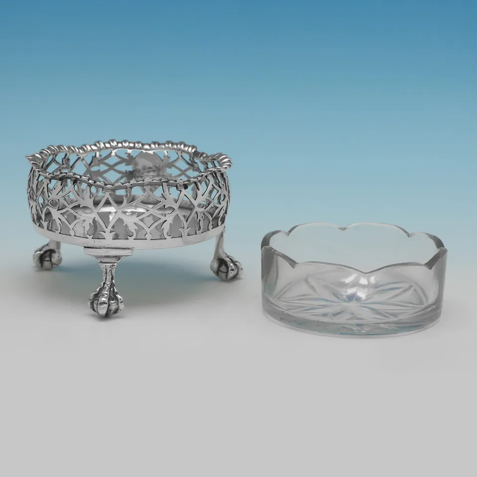 Antique Sterling Silver & Glass Pair of Pierced Salt Cellars - John Langford II & John Sebille, hallmarked in 1763 London - George III - Image 3