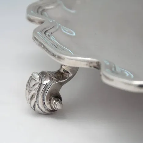 Sterling Silver Pair of Chippendale Salvers - Crate & Mansell, hallmarked in 1939 London - George VI - Image 3
