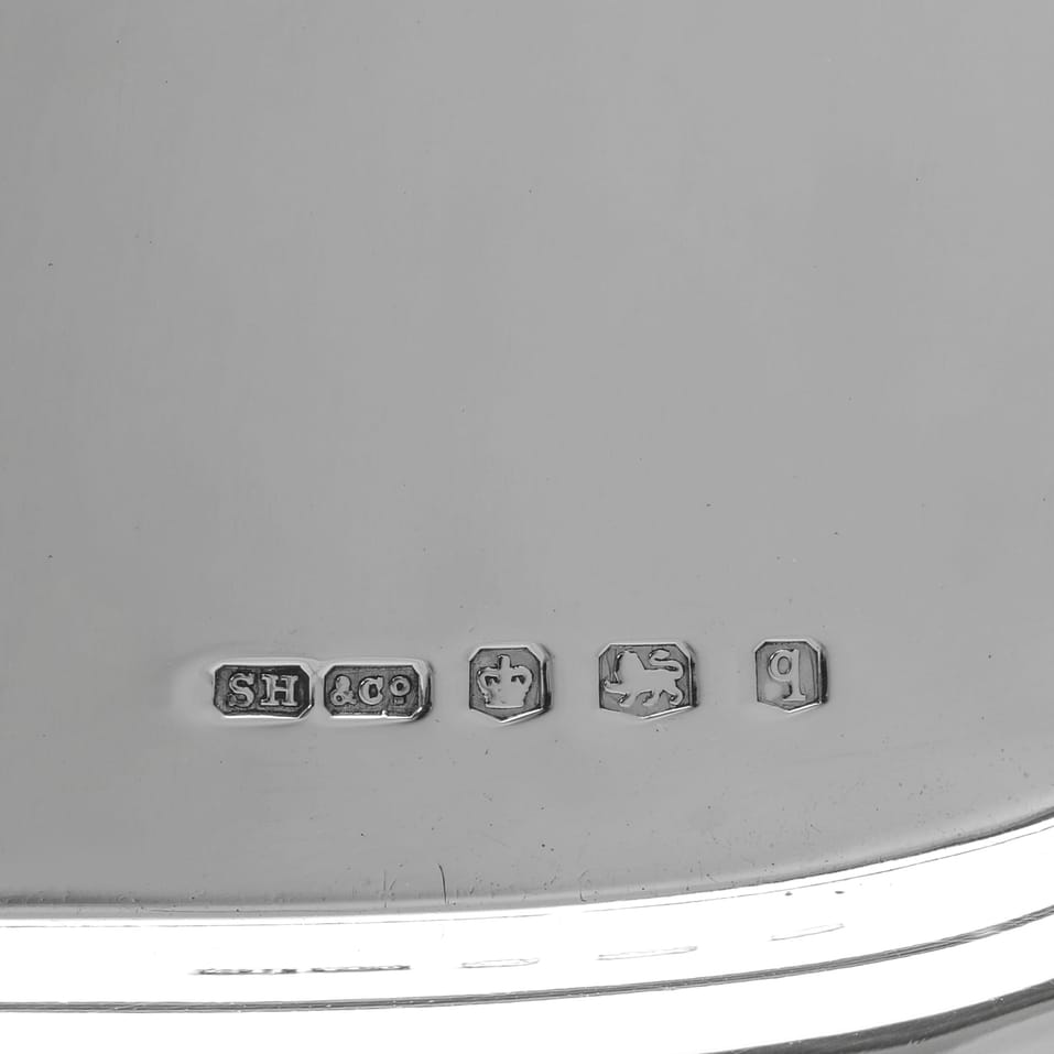 Sterling Silver Pair of Salvers - hallmarked in 1933 Sheffield - George V - Image 6