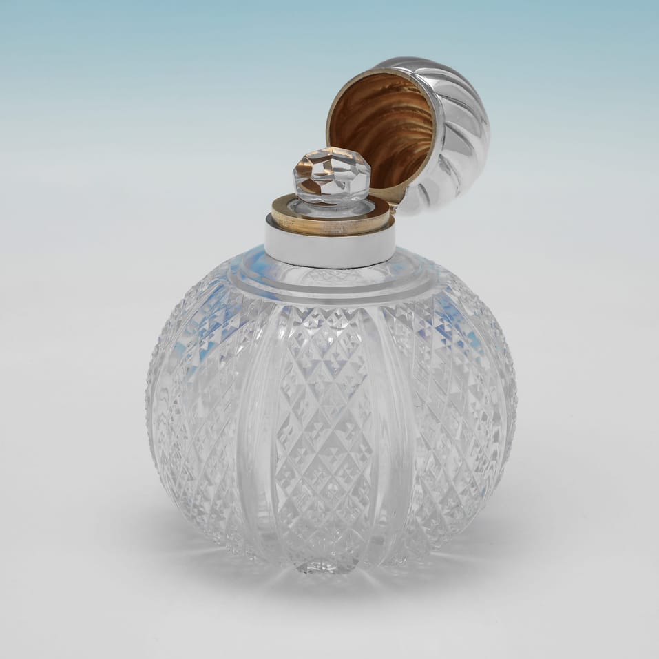 Antique Sterling Silver Scent Bottle - John Newton Mappin, hallmarked in 1887 London - Victorian - Image 2