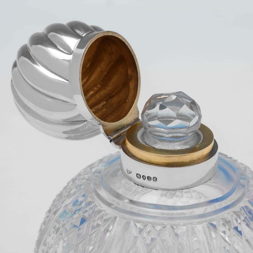 Antique Sterling Silver Scent Bottle - John Newton Mappin, hallmarked in 1887 London - Victorian - Image 4