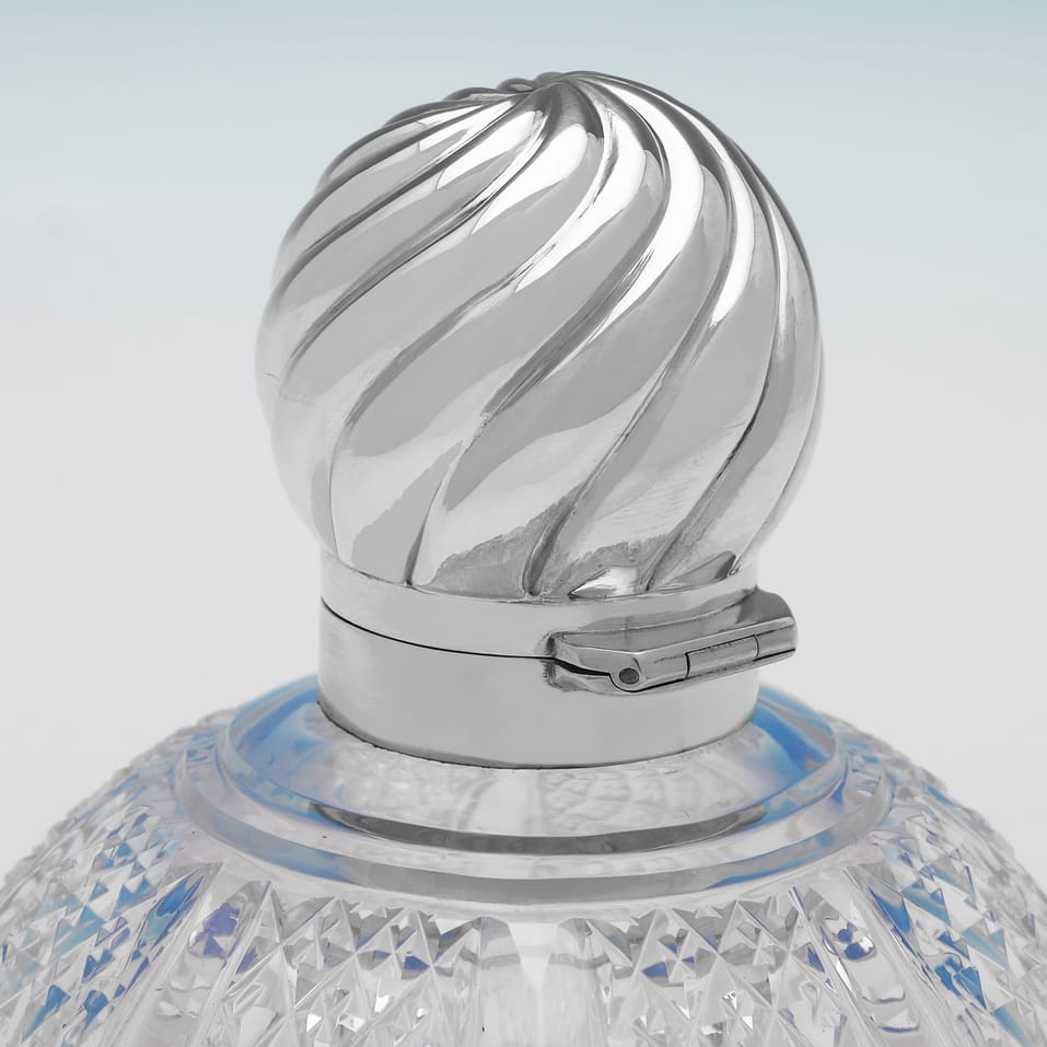 Antique Sterling Silver Scent Bottle - John Newton Mappin, hallmarked in 1887 London - Victorian - Image 6