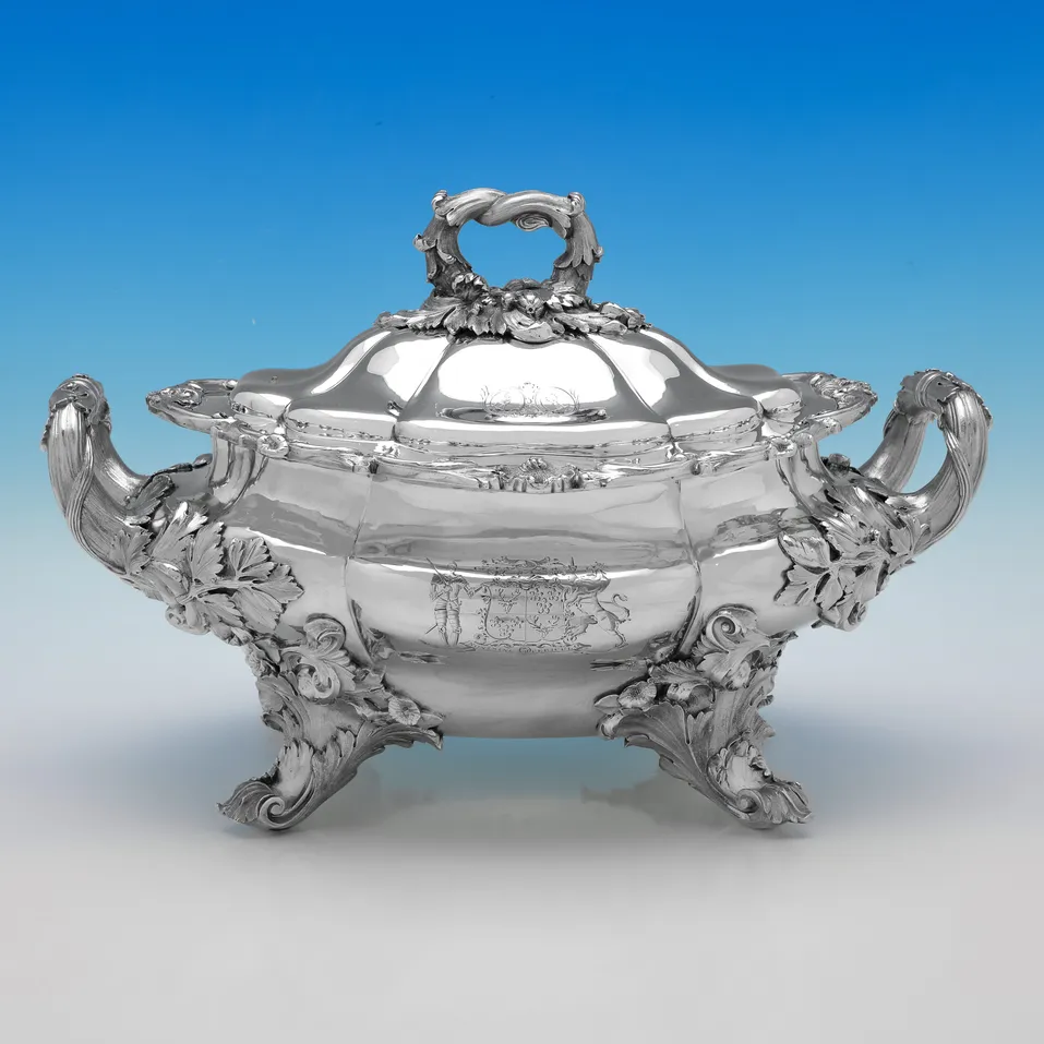 Antique Sterling Silver Soup Tureen and Pair of Sauce Tureens - William Ker Reid, hallmarked in 1829 London - George IV - Image 2