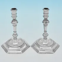 Antique Sterling Silver Pair of Tapersticks - Francis Turner, hallmarked in 1723 London - George I - Thumbnail 1