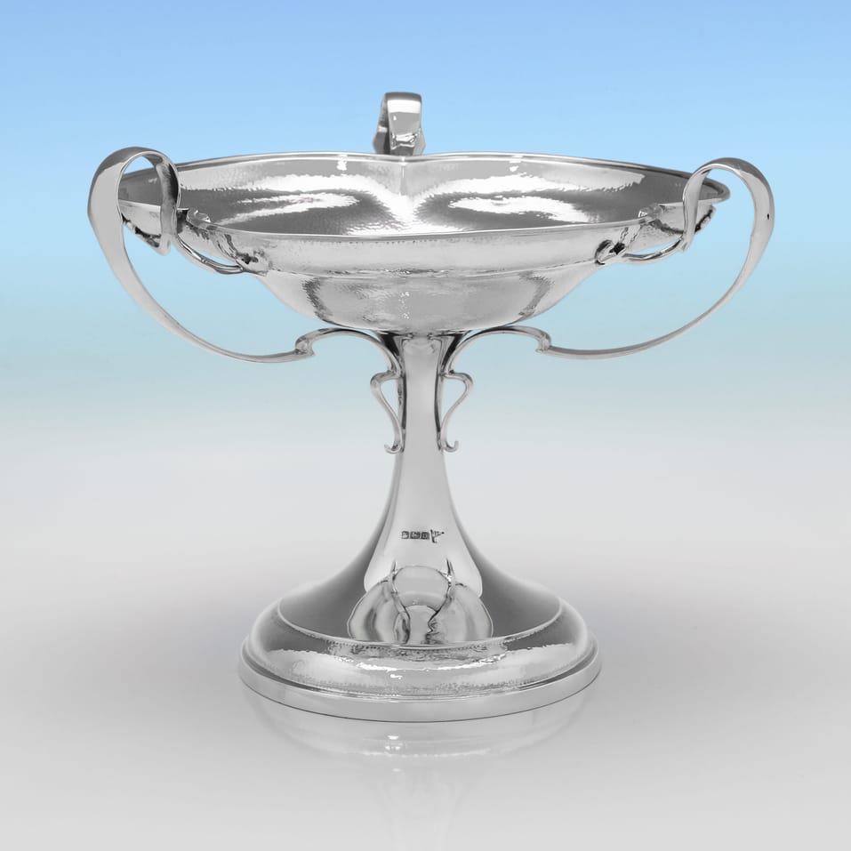 Antique Sterling Silver Tazza - Walker & Hall, hallmarked in 1913 Sheffield - George V - Image 1