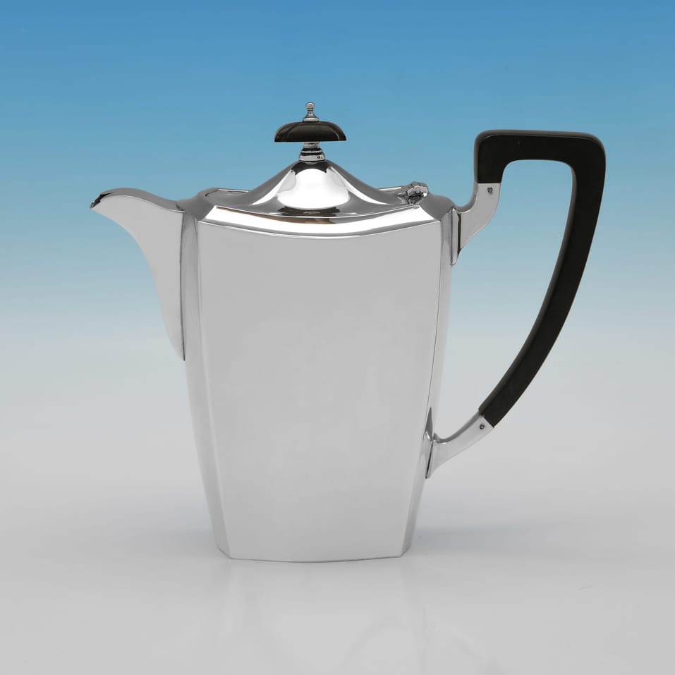 Sterling Silver Tea Set - Barker Brothers Ltd., hallmarked in 1939 Birmingham - George VI - Image 4