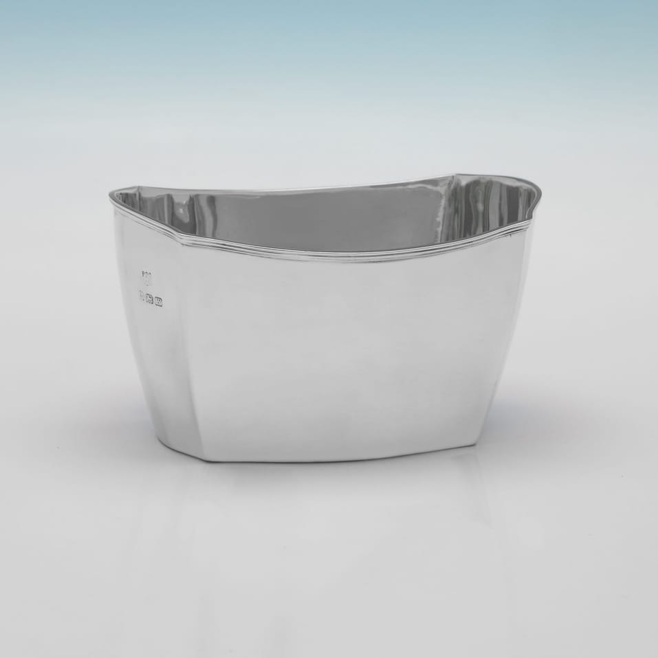 Sterling Silver Tea Set - Barker Brothers Ltd., hallmarked in 1939 Birmingham - George VI - Image 6