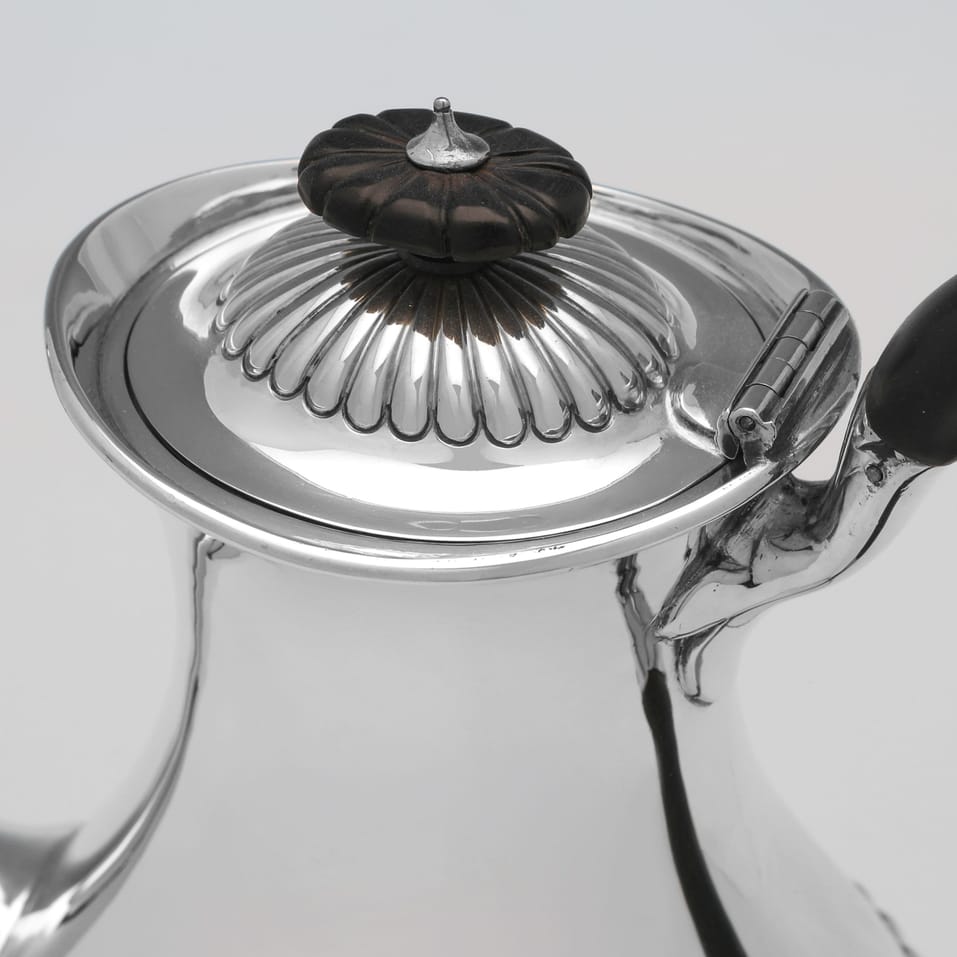 Antique Sterling Silver 4 Piece 'Queen Anne' Design Tea Set - Martin, Hall & Co., hallmarked in 1893 Sheffield - Victorian - Image 3