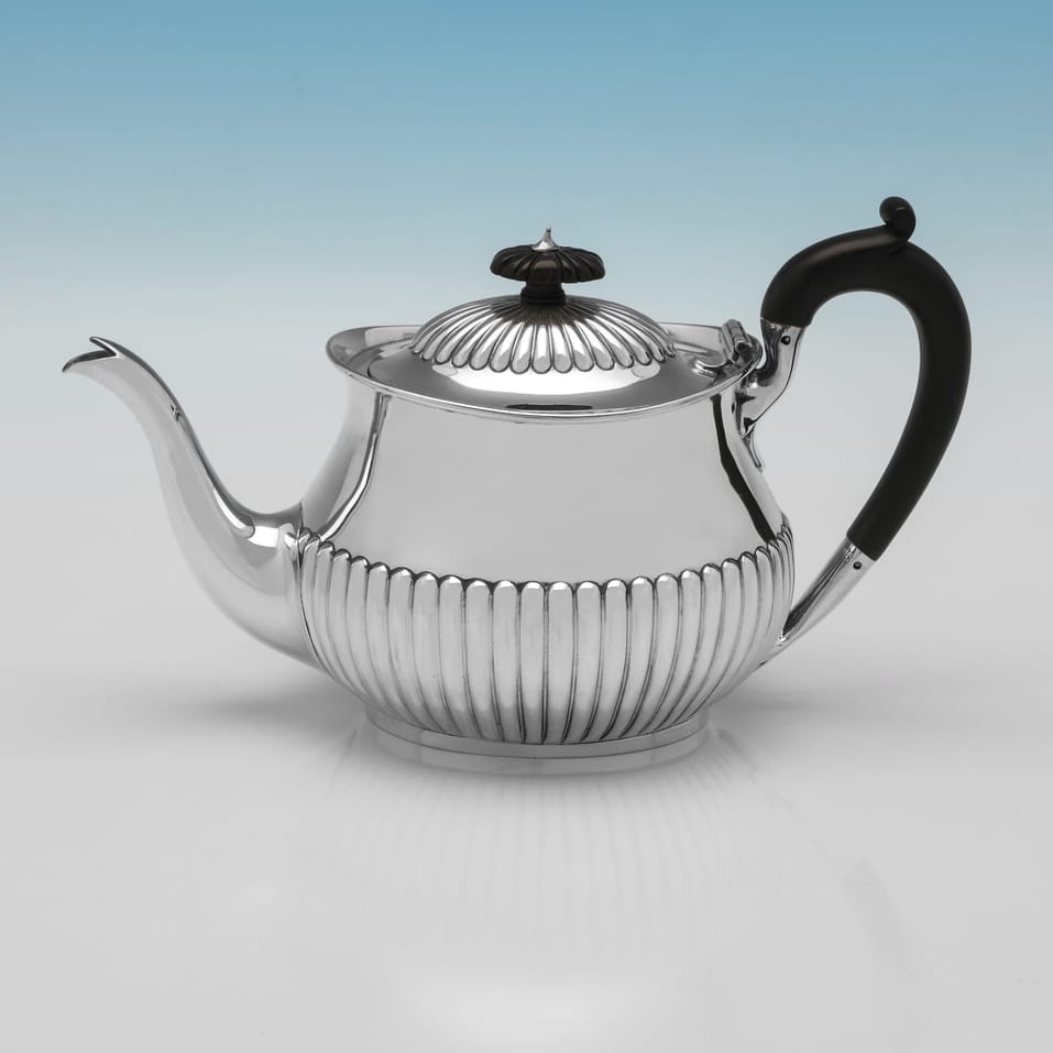 Antique Sterling Silver 4 Piece 'Queen Anne' Design Tea Set - Martin, Hall & Co., hallmarked in 1893 Sheffield - Victorian - Image 5
