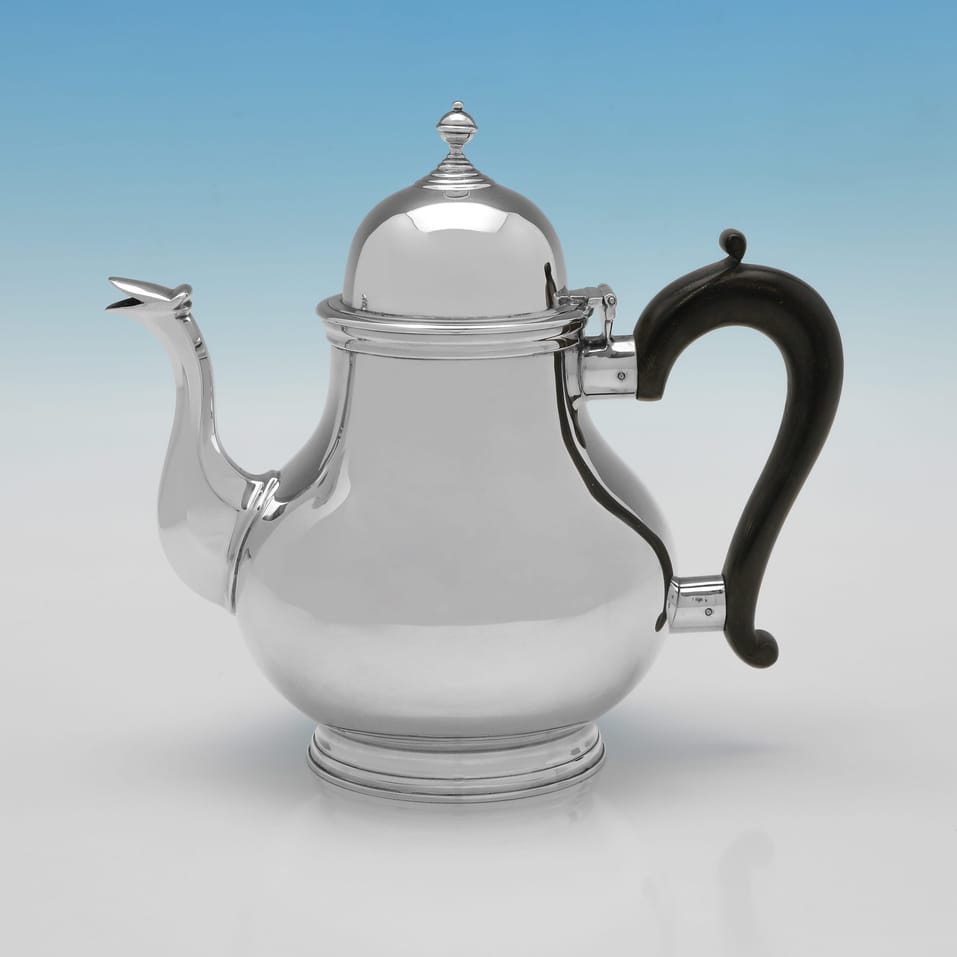 Antique Sterling Silver Tea Set - Charles Stuart Harris, hallmarked in 1923 London - George V - Image 2