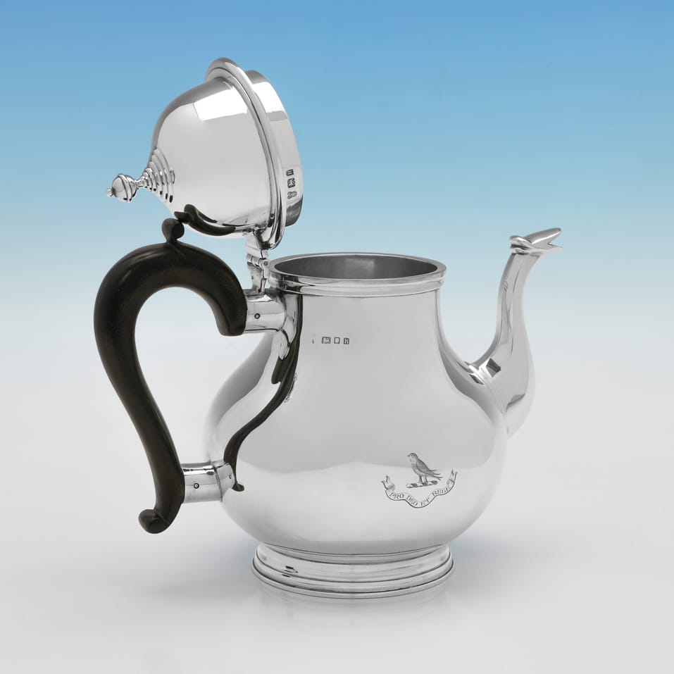 Antique Sterling Silver Tea Set - Charles Stuart Harris, hallmarked in 1923 London - George V - Image 3