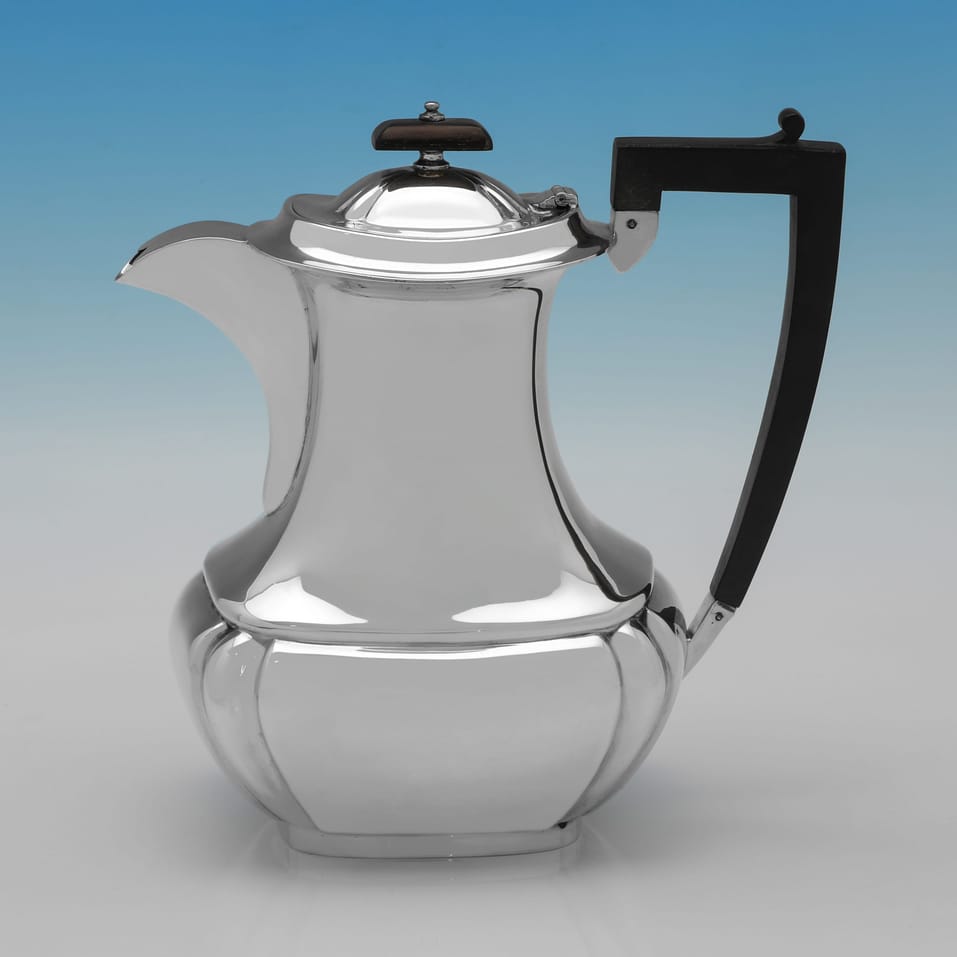 Sterling Silver Four piece tea and coffee service - Viner's Ltd., hallmarked in 1936 Sheffield - Edward VIII - Image 2