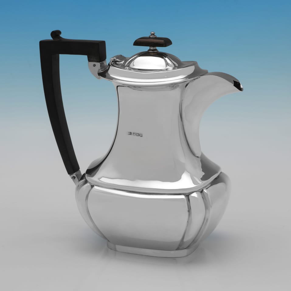 Sterling Silver Four piece tea and coffee service - Viner's Ltd., hallmarked in 1936 Sheffield - Edward VIII - Image 3