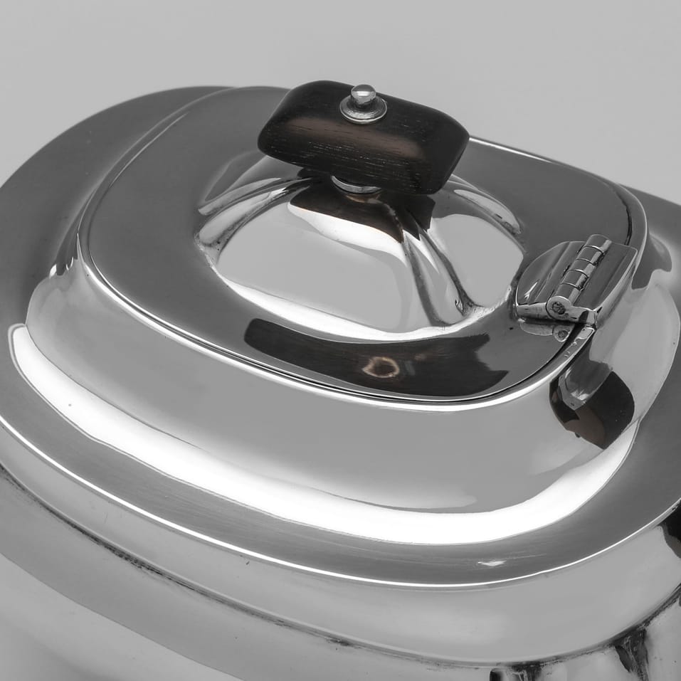 Sterling Silver Four piece tea and coffee service - Viner's Ltd., hallmarked in 1936 Sheffield - Edward VIII - Image 5