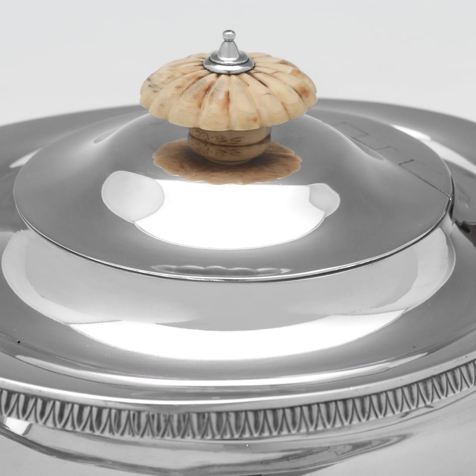 Antique Sterling Silver Teapot - J. Parkes & Co., hallmarked in 1915 London - George V - Image 3
