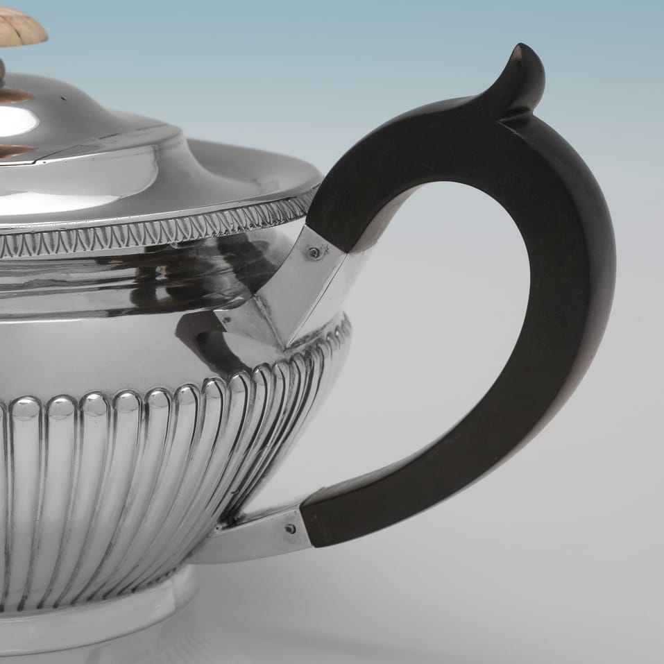 Antique Sterling Silver Teapot - J. Parkes & Co., hallmarked in 1915 London - George V - Image 4