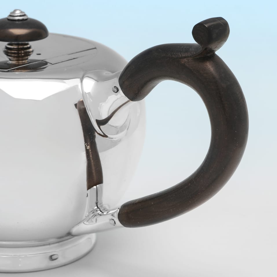 Antique Sterling Silver Teapot - S. W. Smith & Co., hallmarked in 1924 Birmingham - George V - Image 3