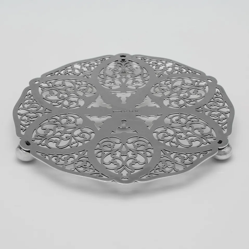 Sterling Silver Trivet - Roberts & Dore, hallmarked in 1930 Birmingham - George V