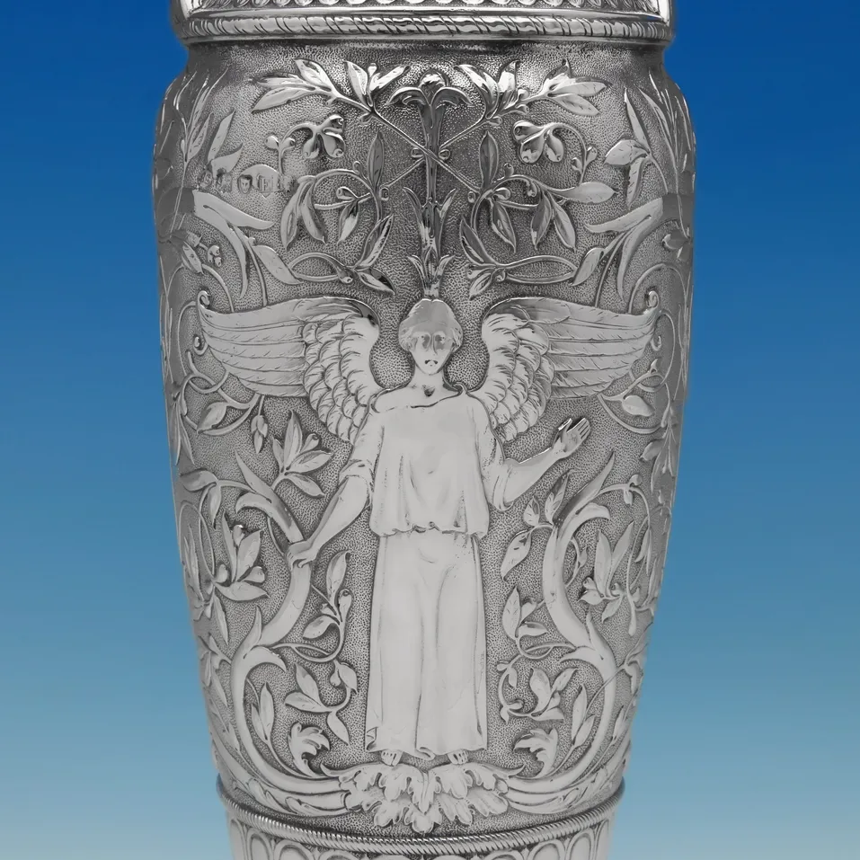 Antique Sterling Silver Etruscan Style Vase - Stephen Smith, hallmarked in 1880 London - Victorian - Image 4